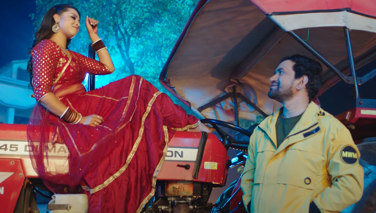 Bhojpuri Song: सोनहा सोनहा Dinesh Lal Yadav और Raksha Gupta के साथ भोजपुरी का नया रोमांटिक धमाका सुनिए अब कैप्टन म्यूजिक पर